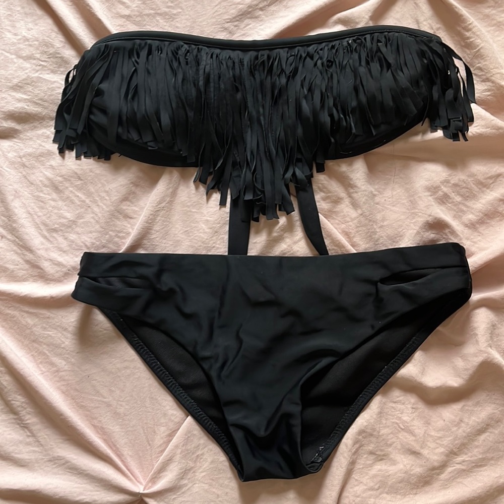 Strapless fringed bikini